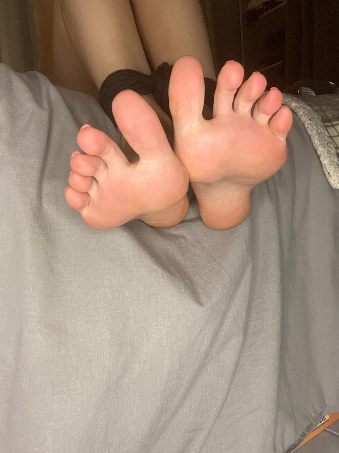 Bondyfeetgirl's media