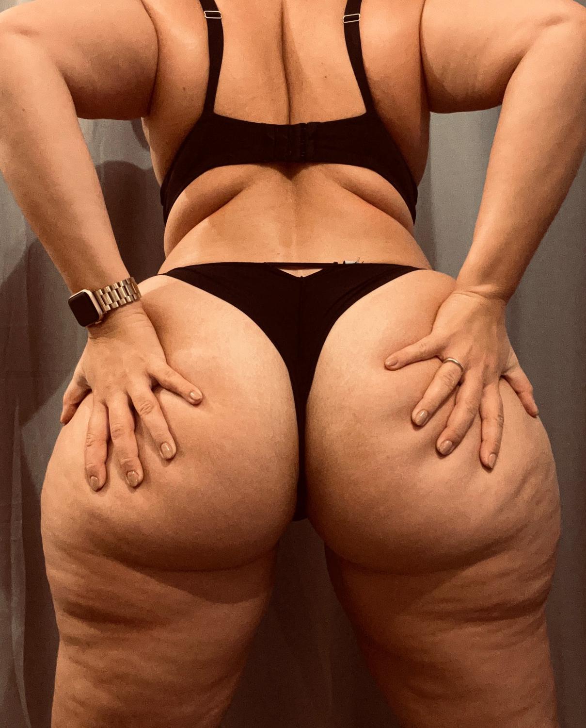 Bootylove's media