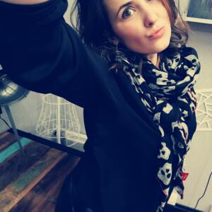Bratlyly's media