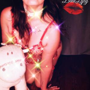 Bratlyly's media