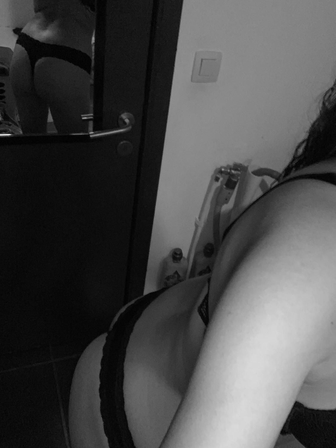 Brunette30's media