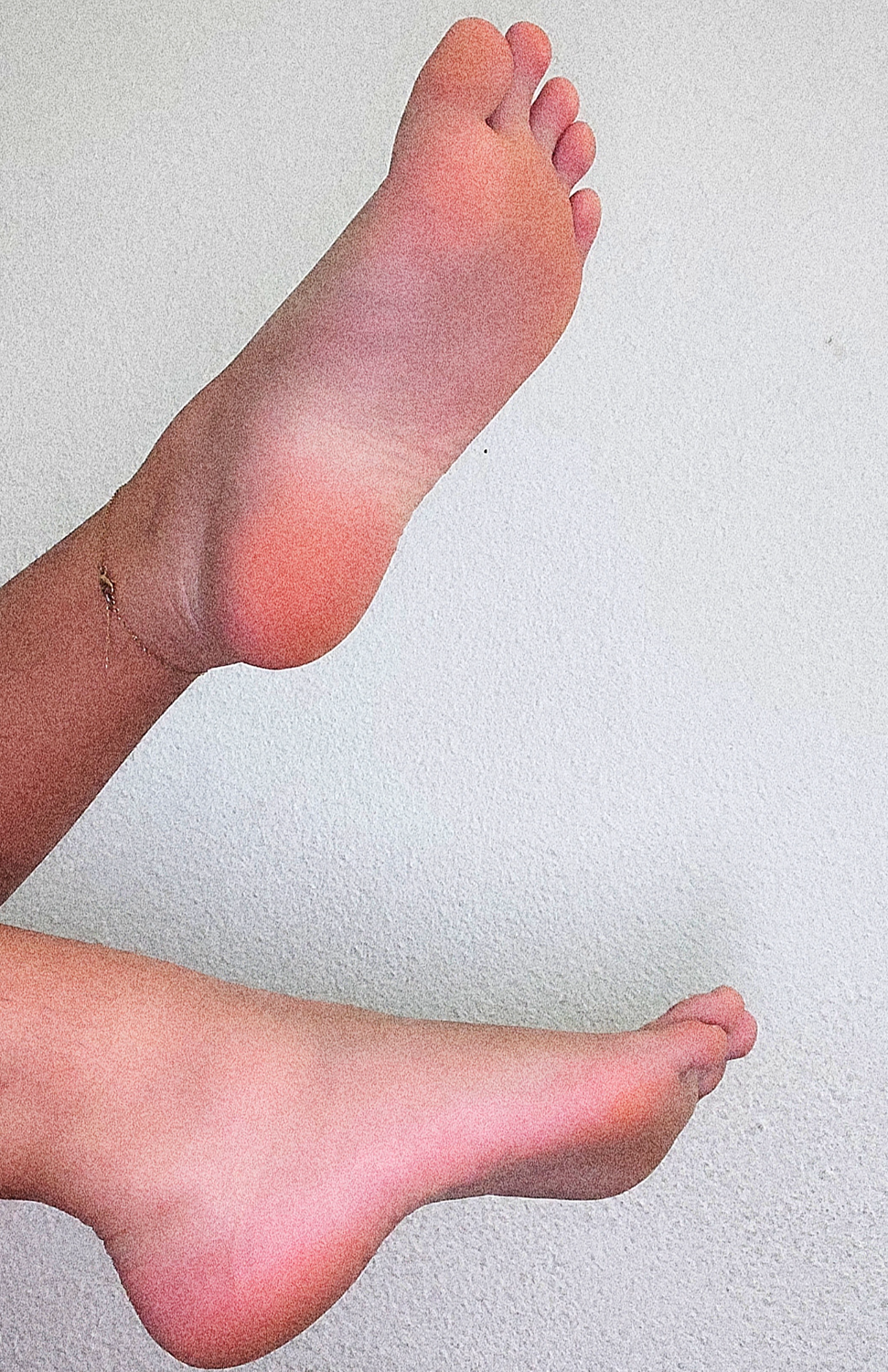 _brunettefeet_'s media