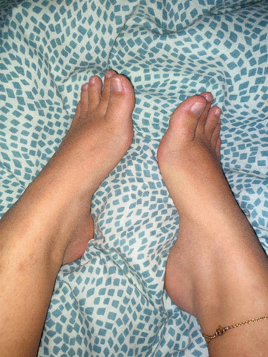 _brunettefeet_'s media