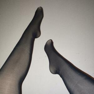 _brunettefeet_'s media