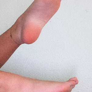 _brunettefeet_'s media