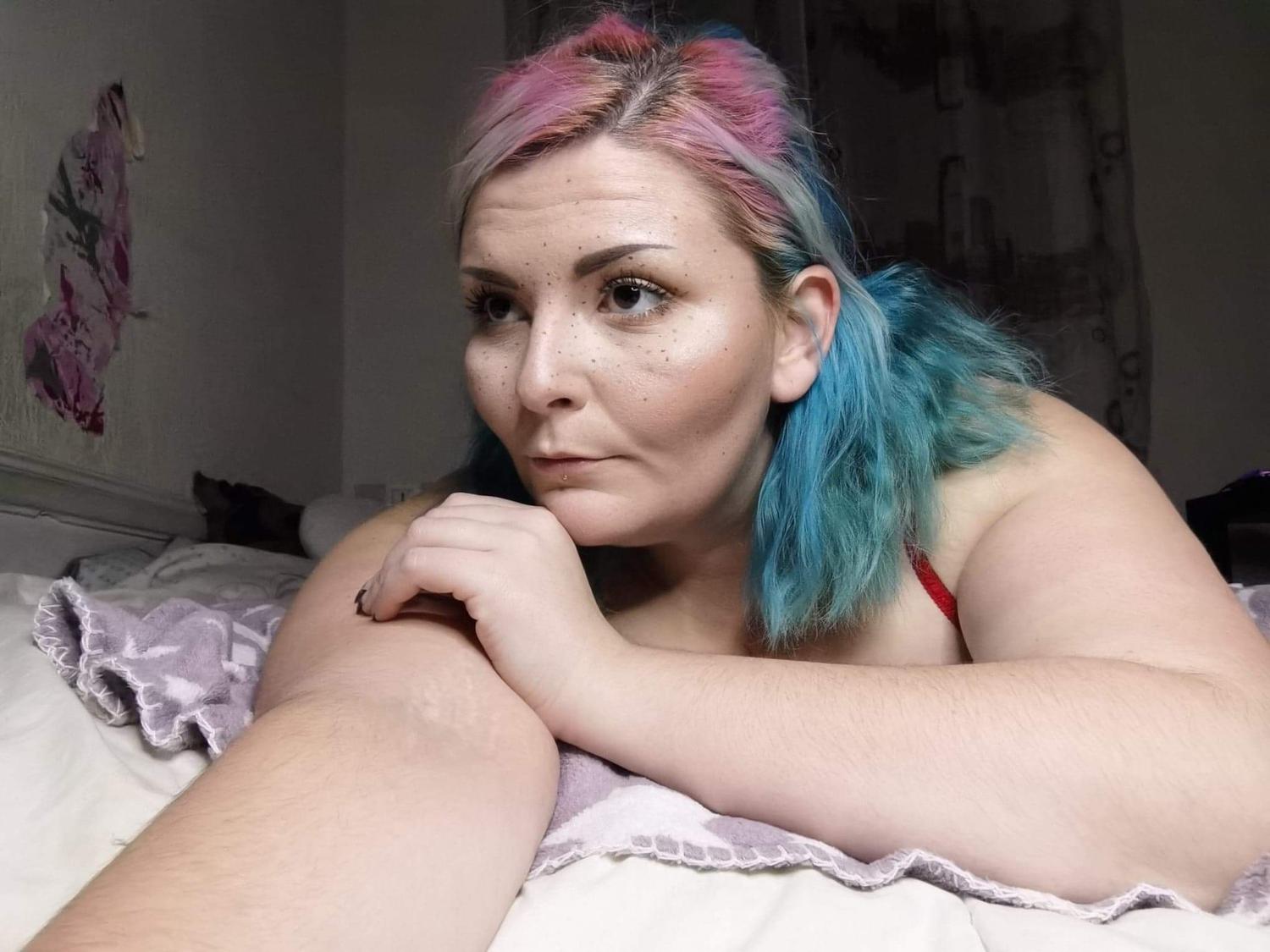 Cameliarainbow's media