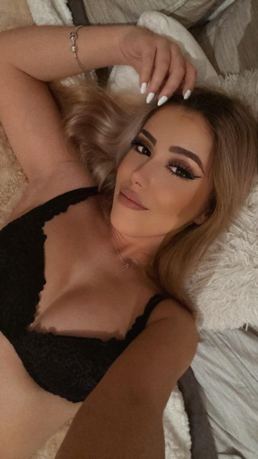 Candice-model's media