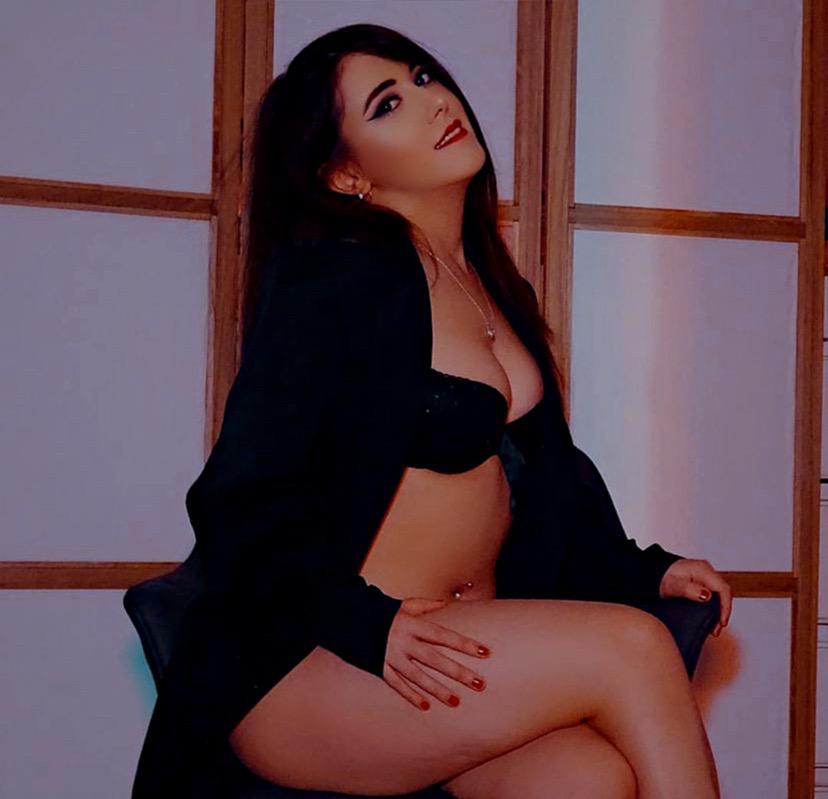 Candice-model's media