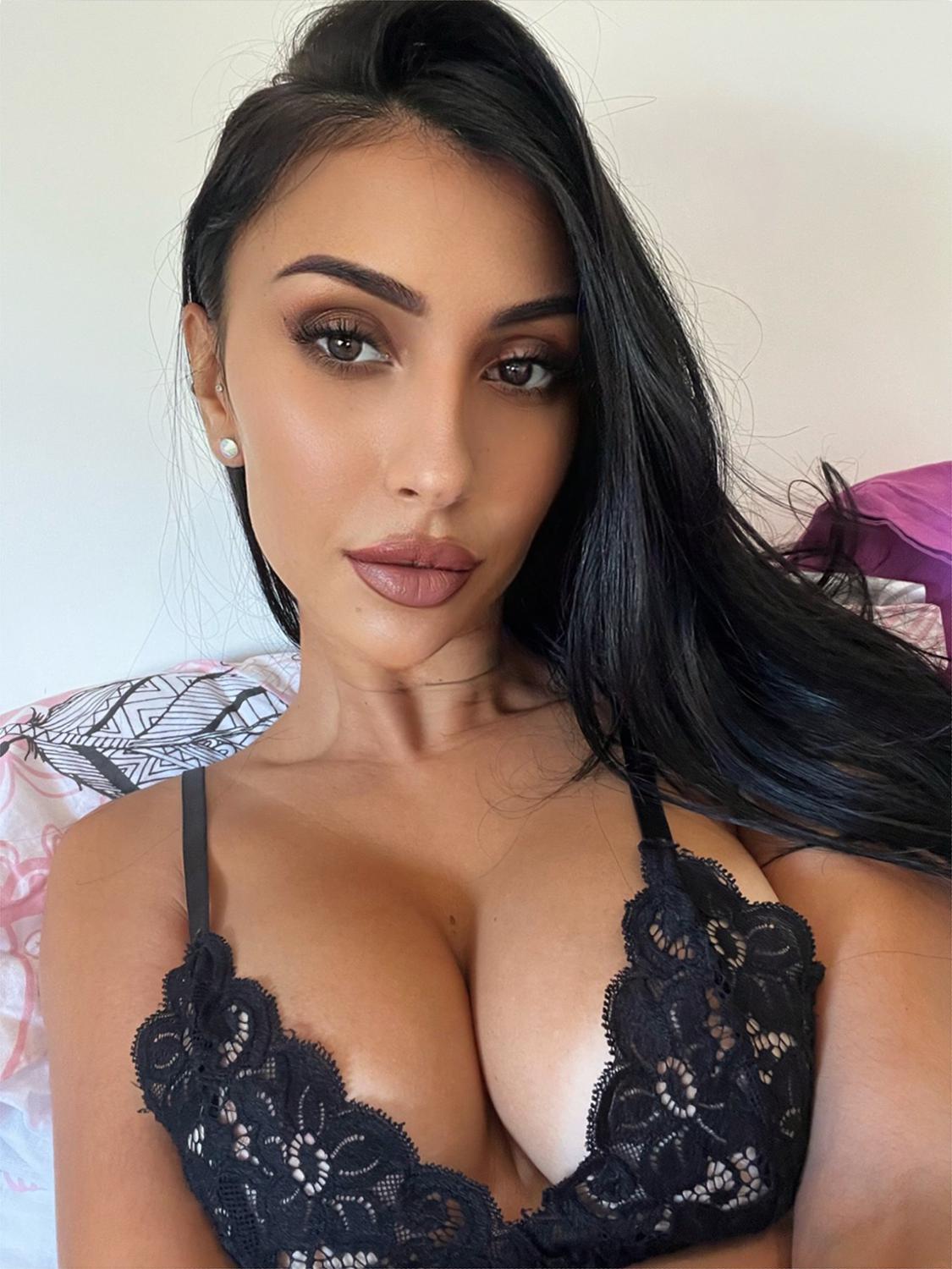 Carlinaa_nascimento's media