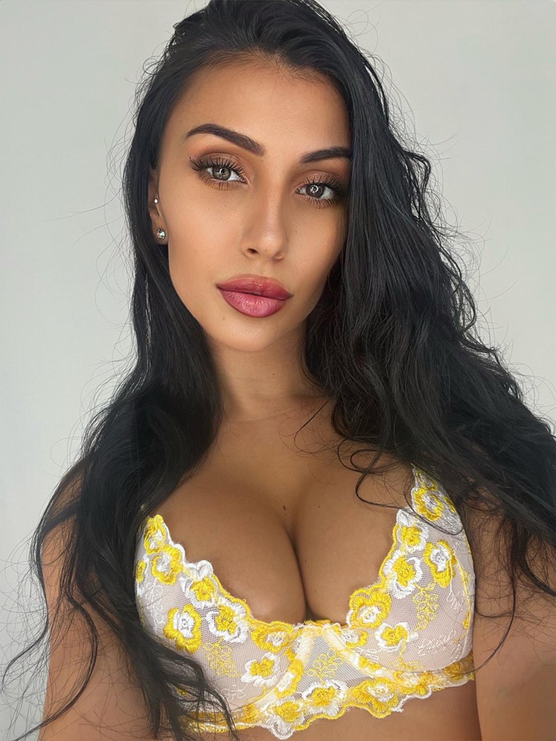 Carlinaa_nascimento's media