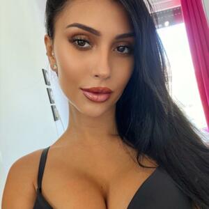 Carlinaa_nascimento's media
