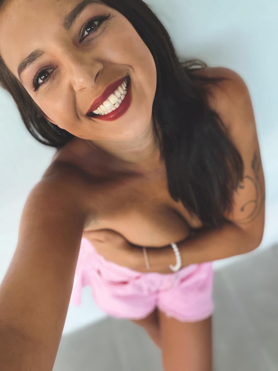 Carollina_cherry's media