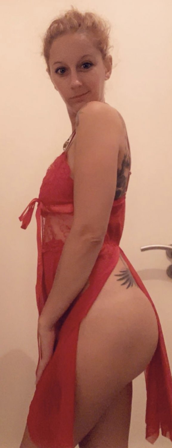Caronudesexytatouee's media