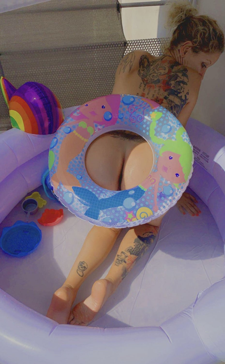 Caronudesexytatouee's media