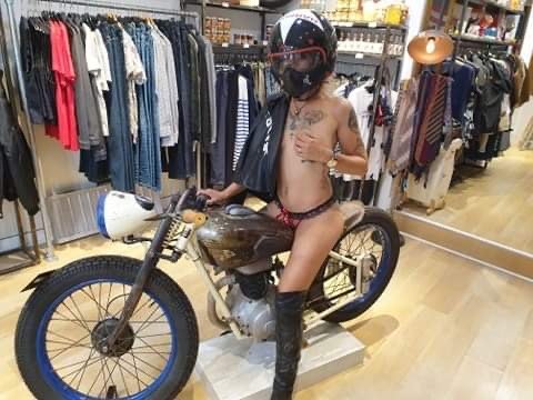 Caronudesexytatouee's media