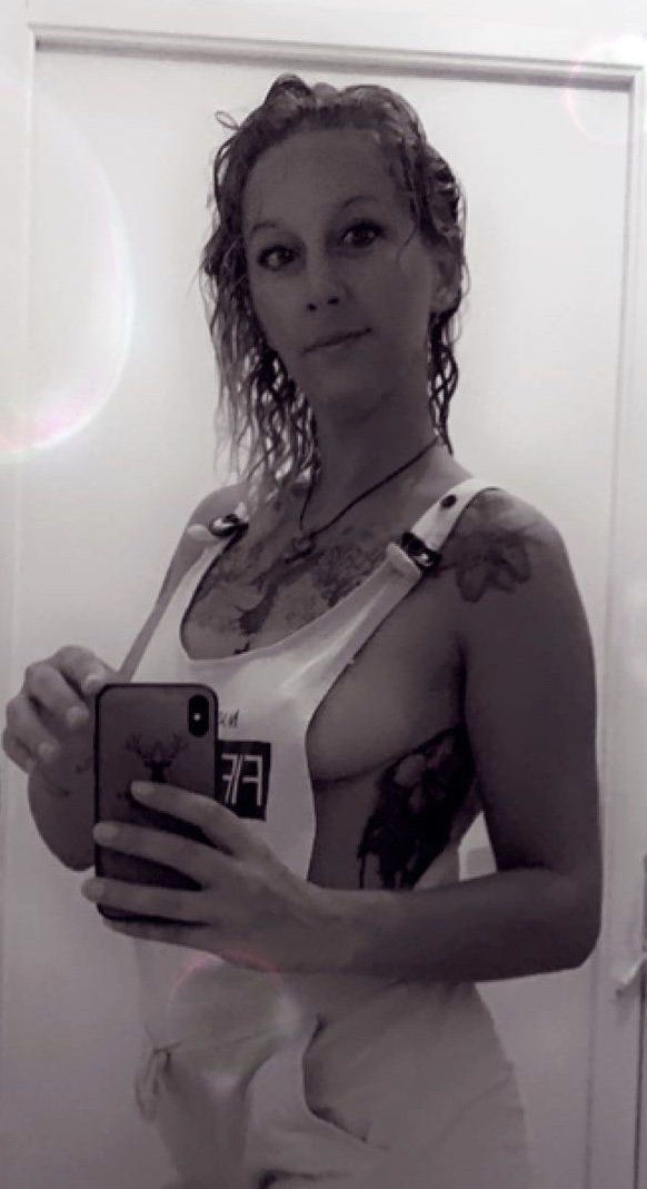 Caronudesexytatouee's media