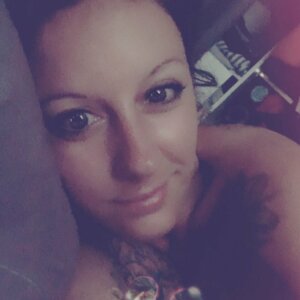 Caronudesexytatouee's media