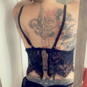 Caronudesexytatouee's media