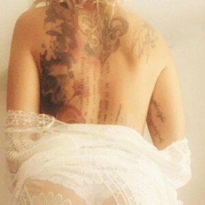 Caronudesexytatouee's media