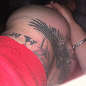 Caronudesexytatouee's media