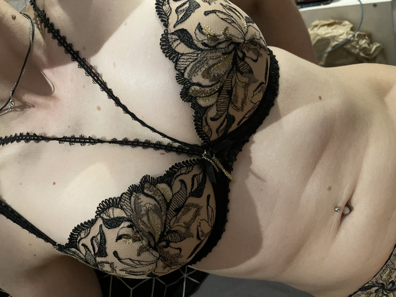 Chana_lingerie's media