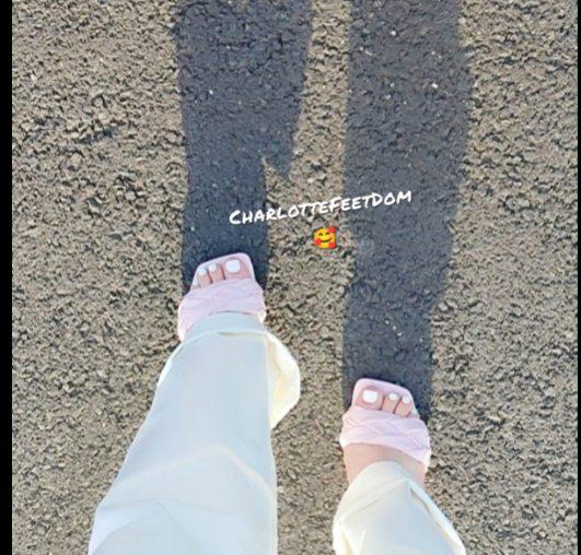 Charlottefeetdom's media