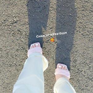 Charlottefeetdom's media