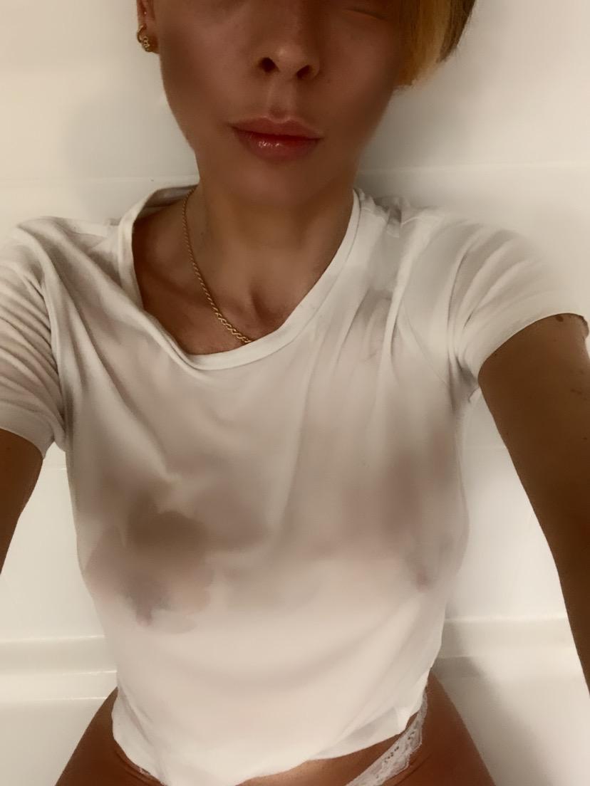 Charlyye's media