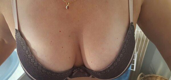 Chatoune32-sexe-mature's media