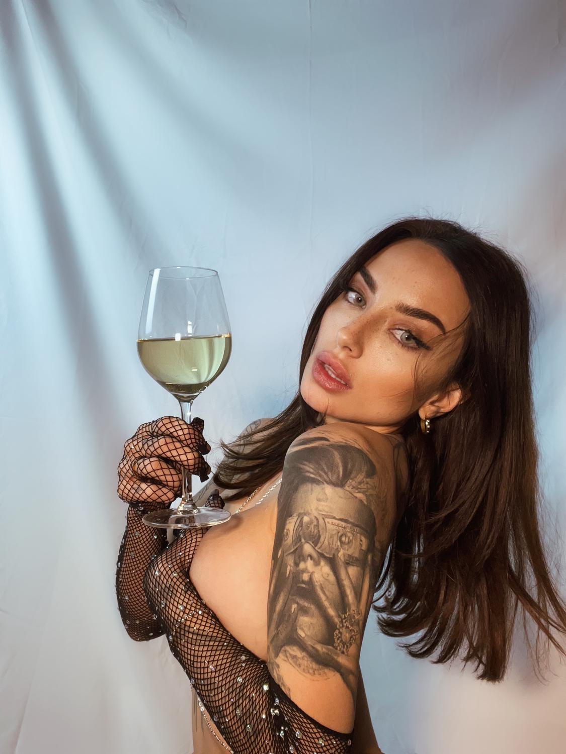 Cherryrebelle's media