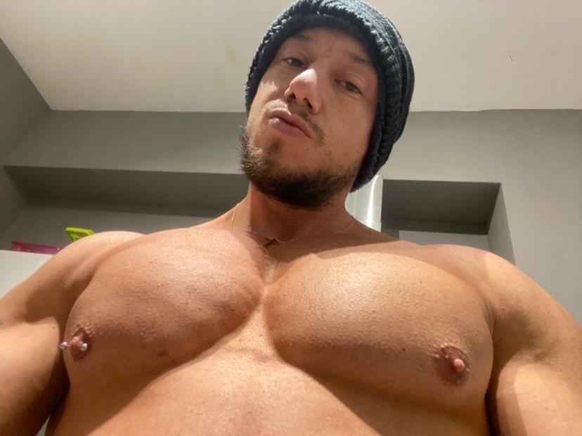 Chestsexymale's media