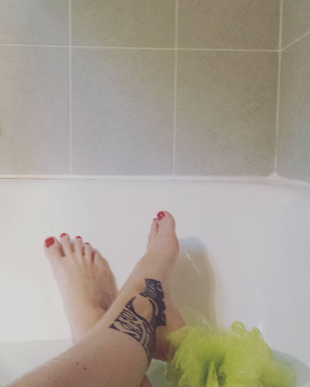 Chlosfeet's media