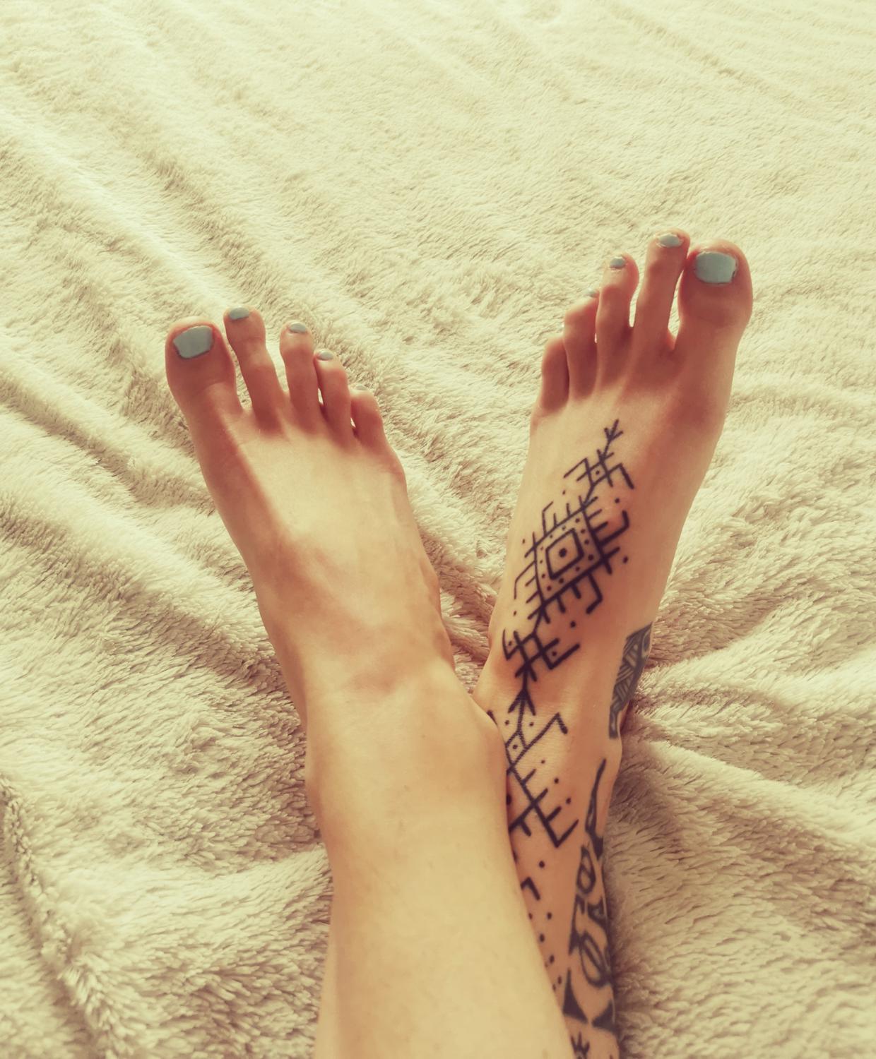Chlosfeet's media