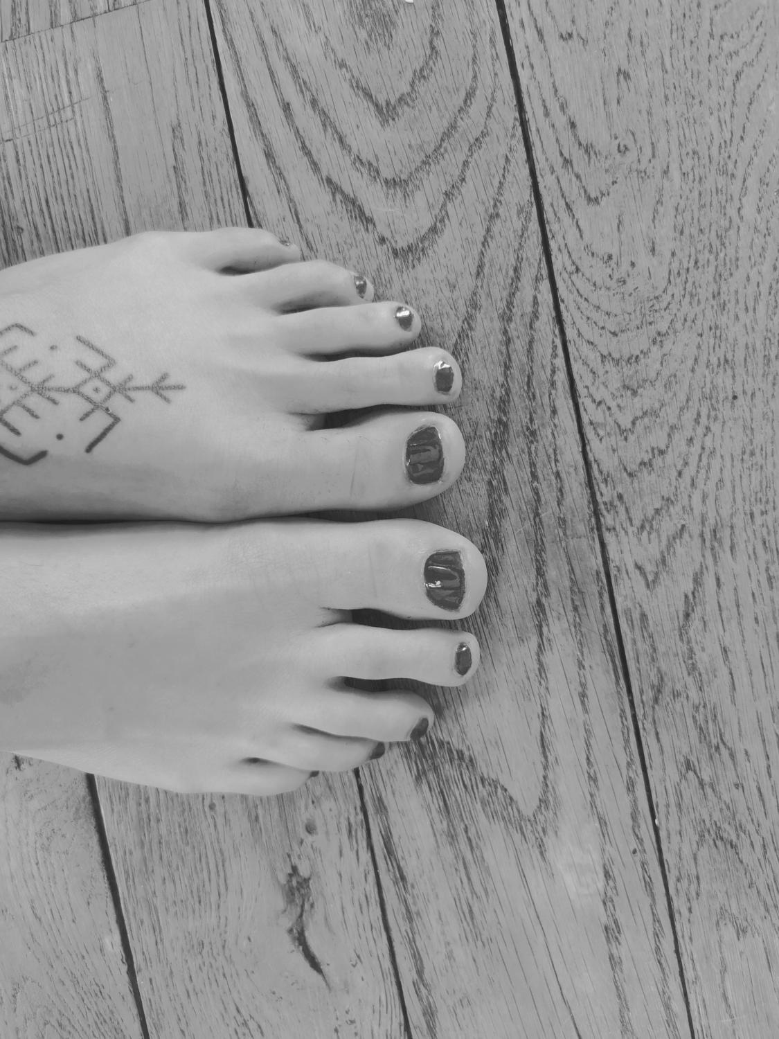 Chlosfeet's media