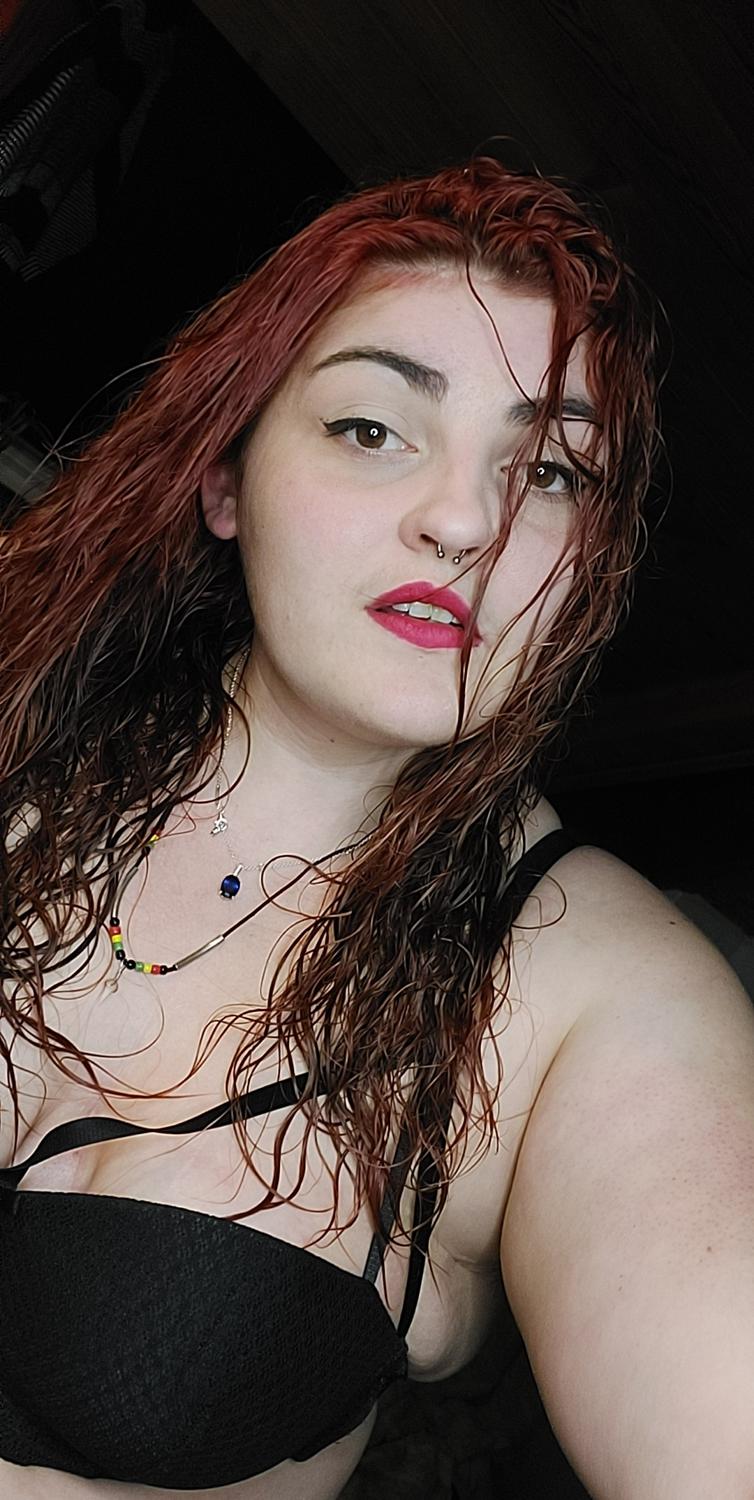 Cindycurvy's media