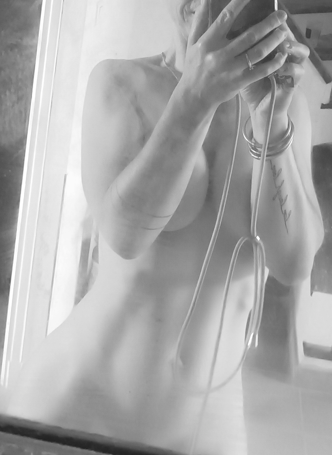 Coquine_et_excessive's media
