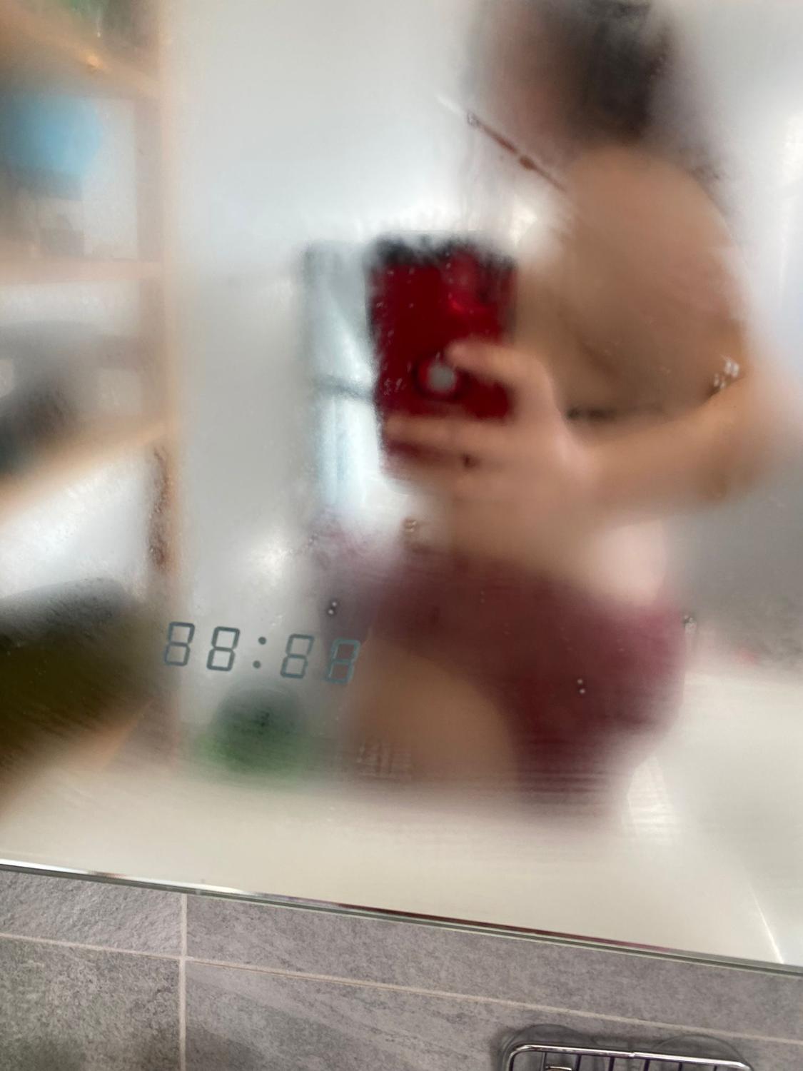 Coquine_scarlett's media