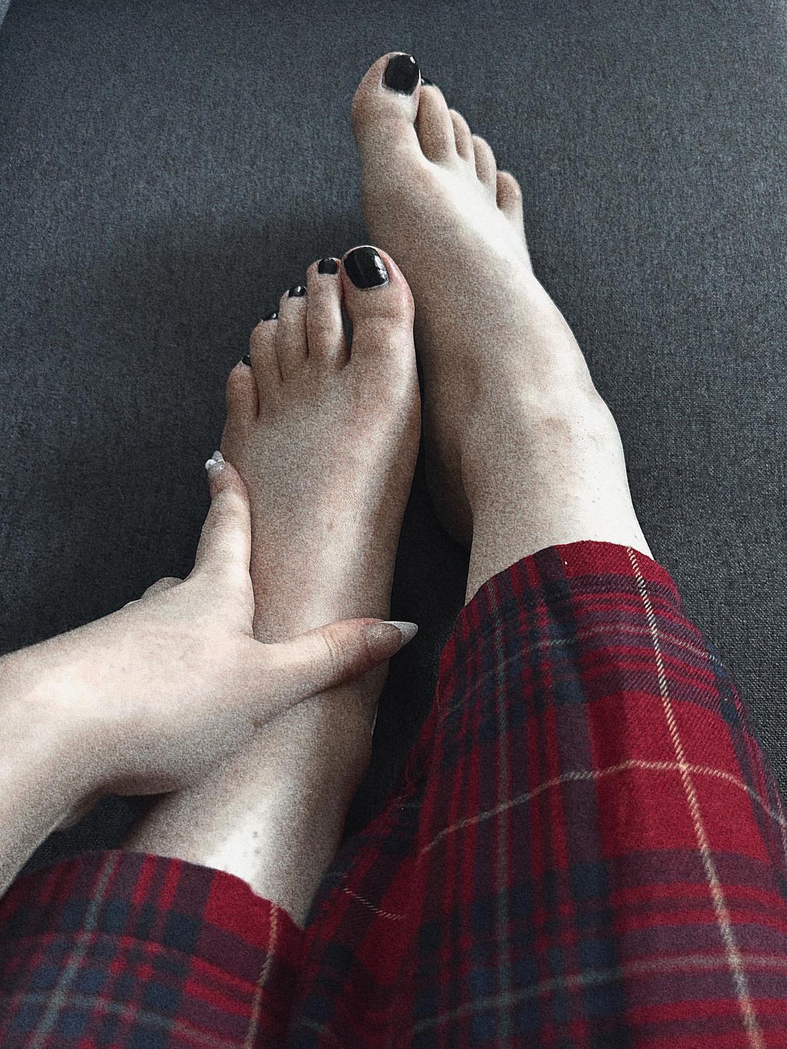 Coralinfeet's media