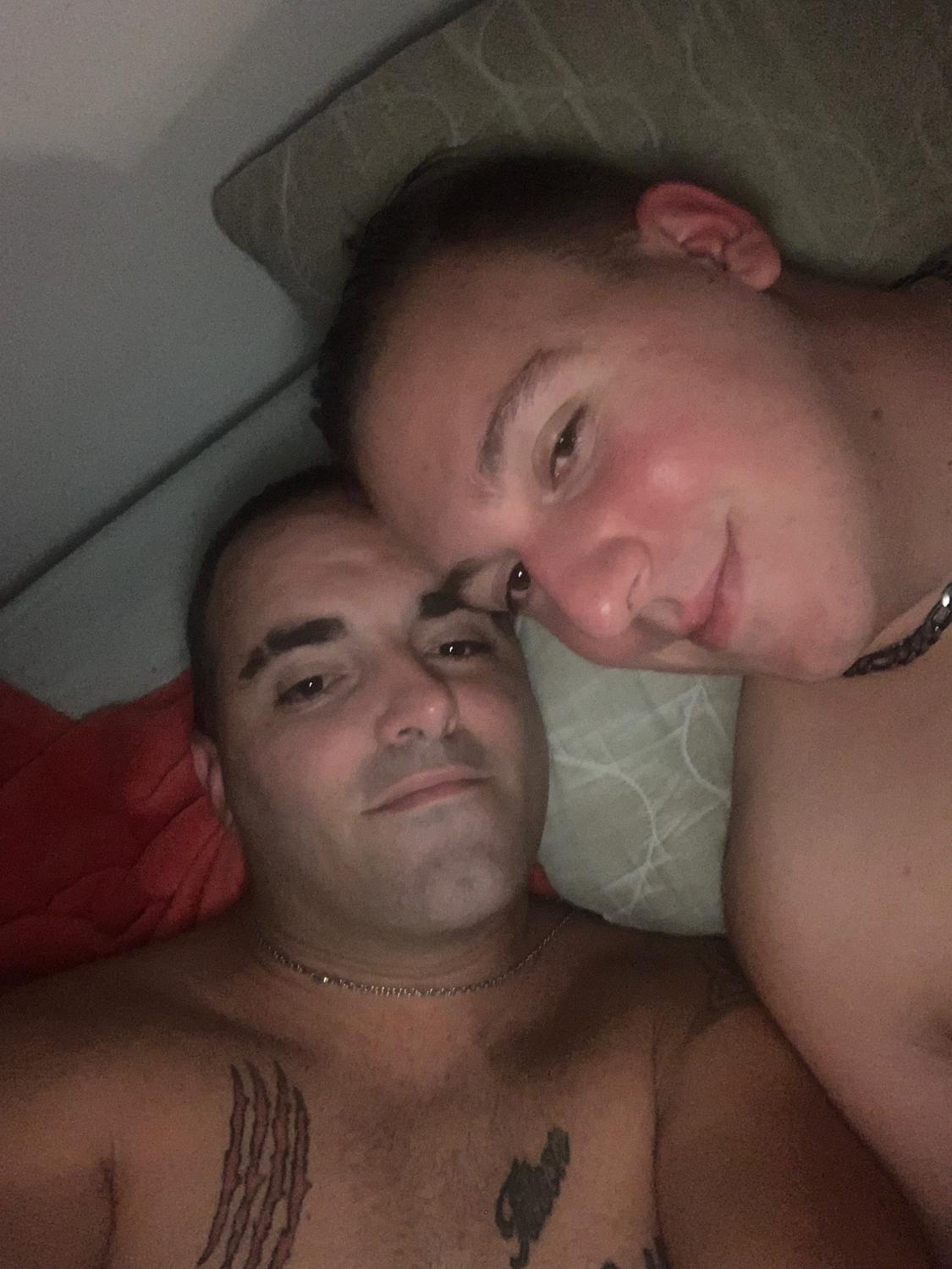 Couplegayxl02's media