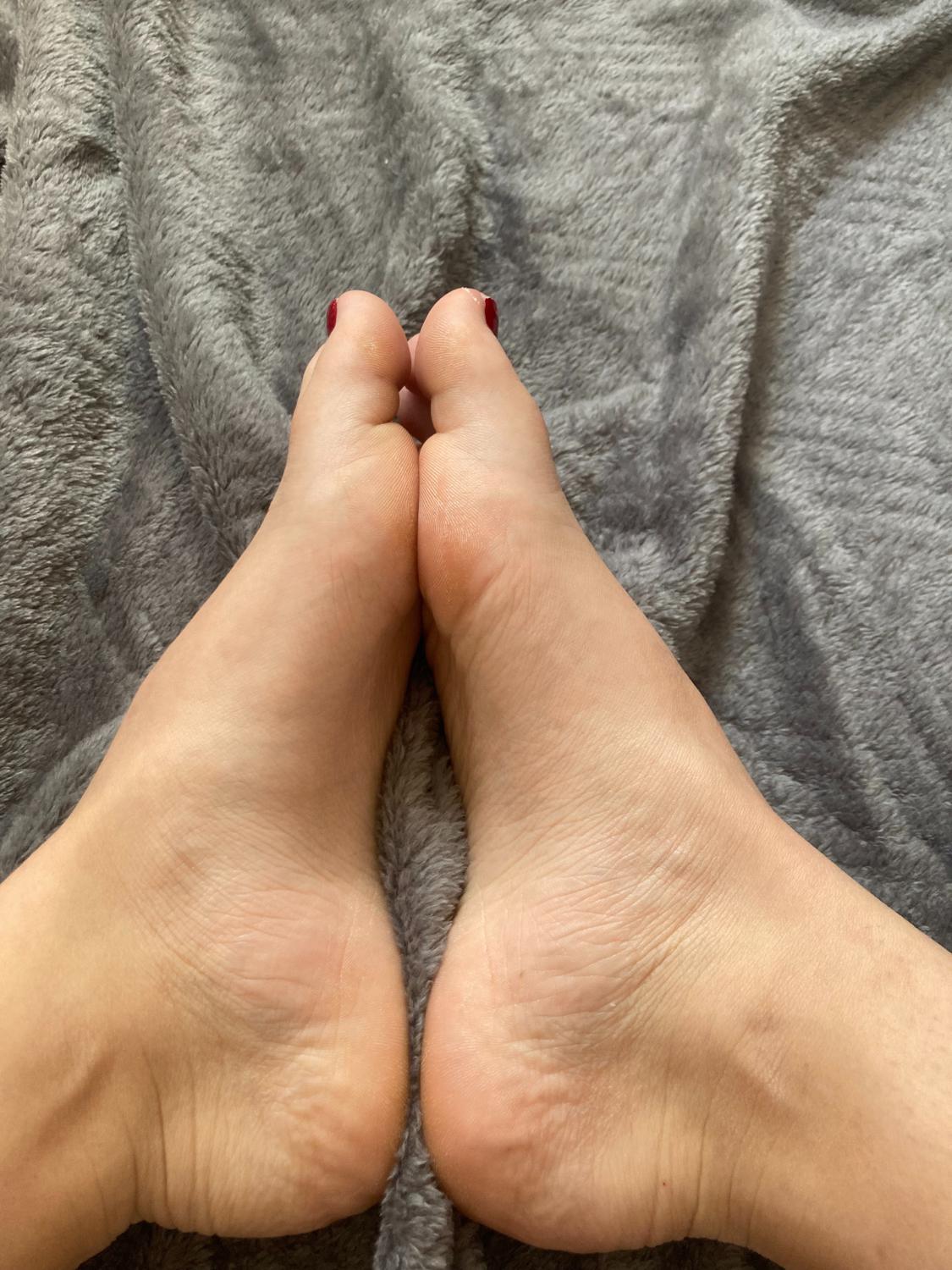 Crazyfeetpics's media