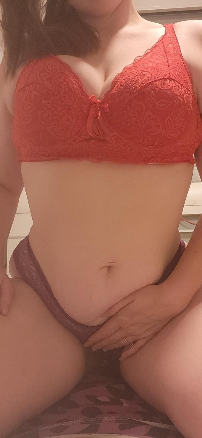 Curvy_bacardi_'s media
