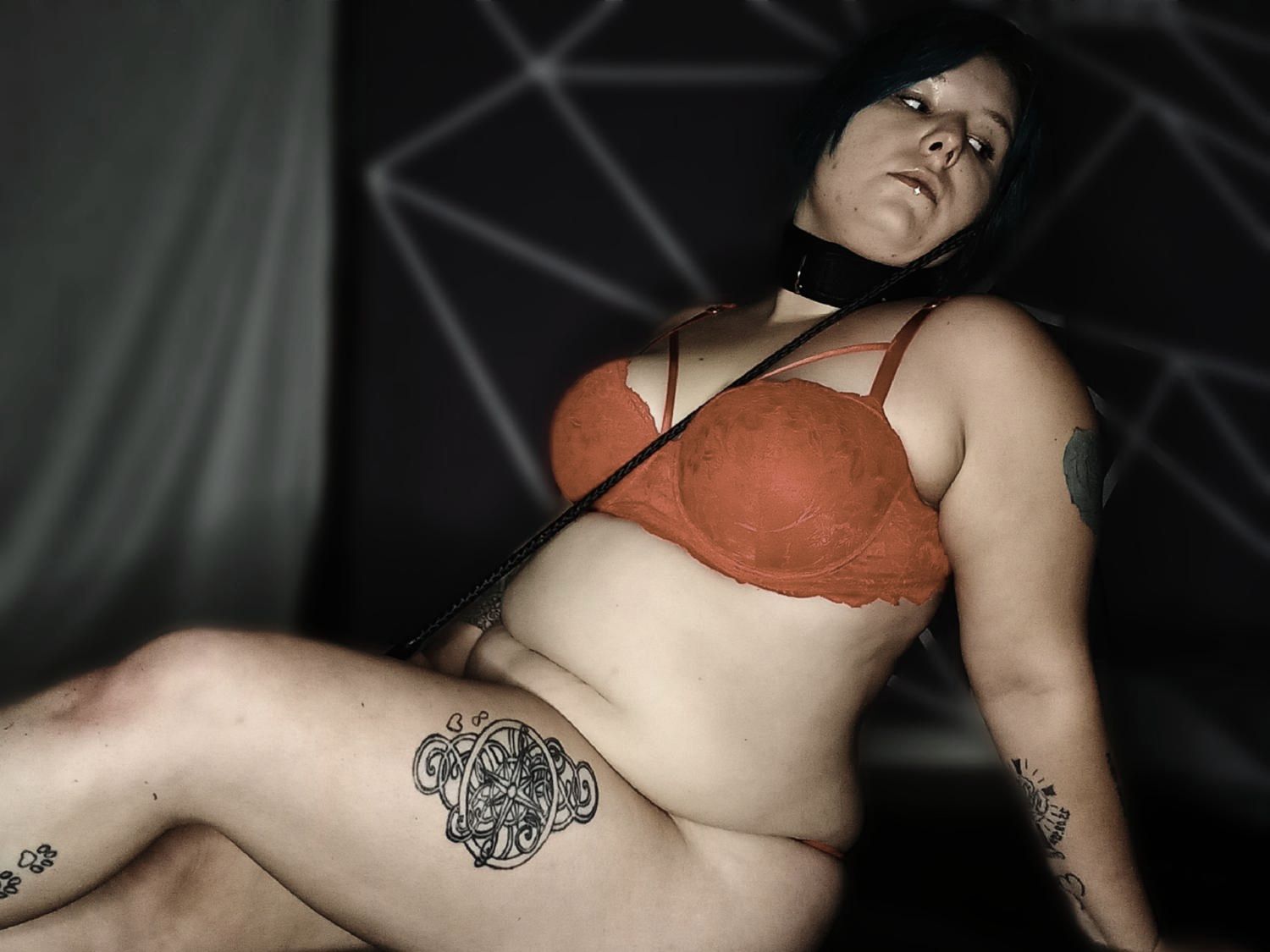 Curvy-jay's media