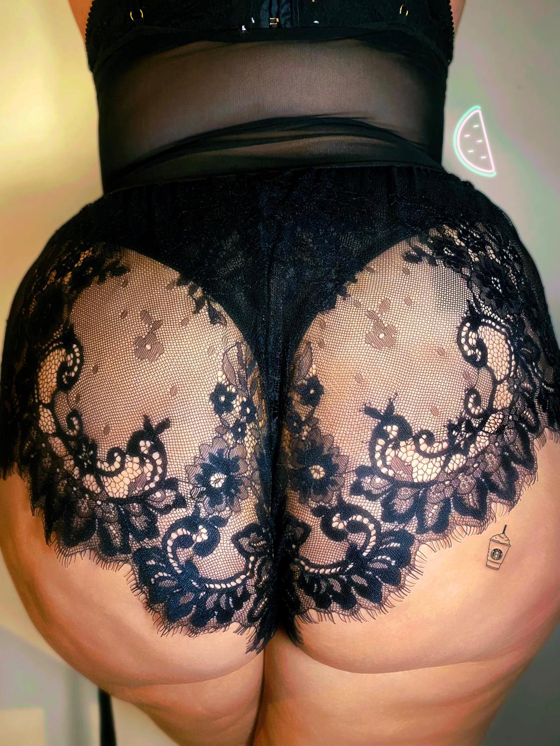 Curvy-lucky's media