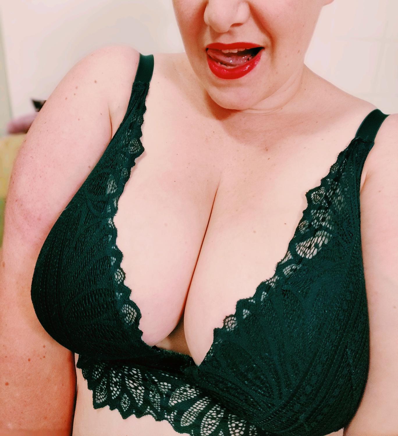 Curvy_satine's media