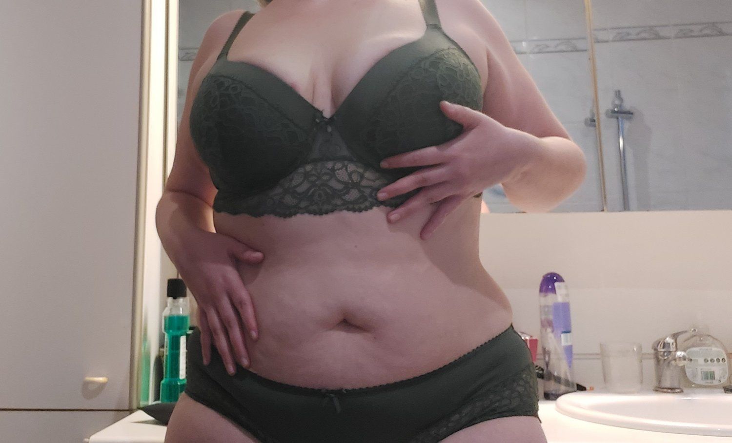 Curvyandgeek's media