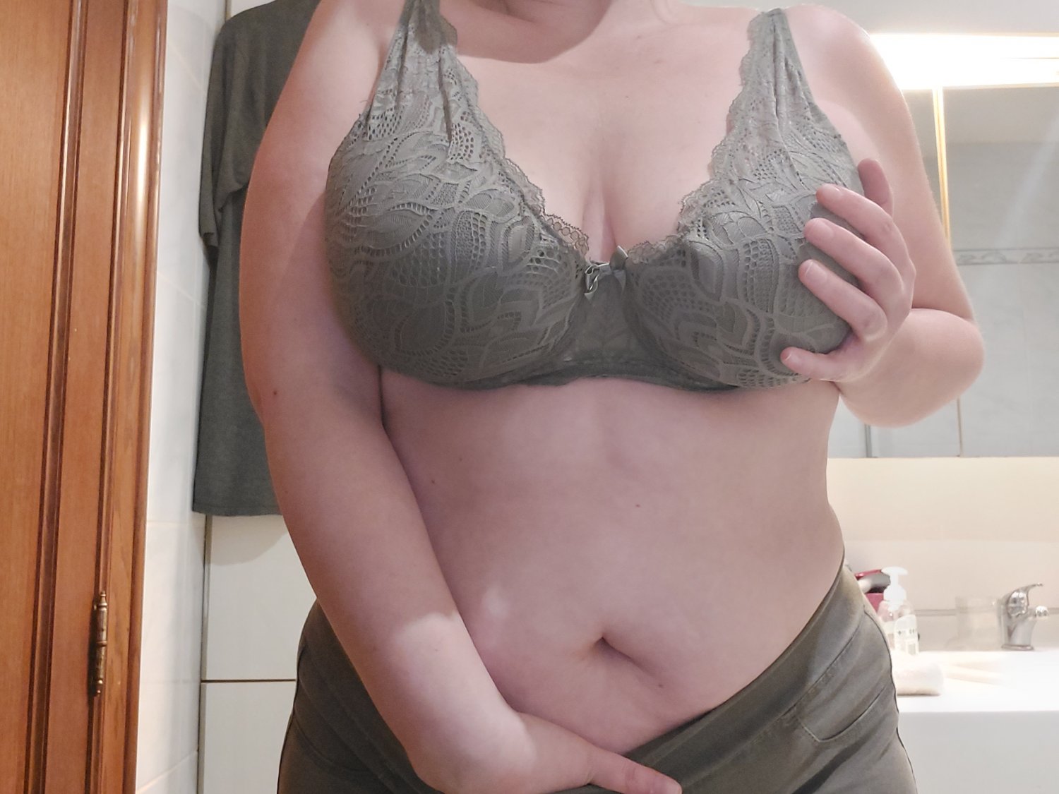 Curvyandgeek's media