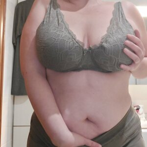 Curvyandgeek's media