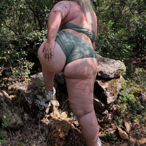 Curvycinnamon's media