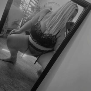 Curvycinnamon's media