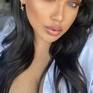 Curvylatingirl's media